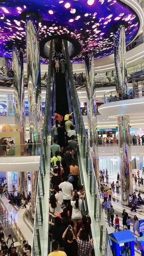 深圳万达网红电梯,打卡新地标，体验都市潮流魅力