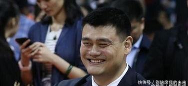 明星过安检被认出,过安检被认出的瞬间