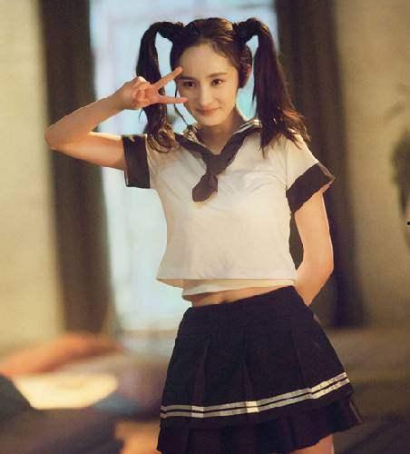 双马尾校服网红,青春校园的时尚风向标